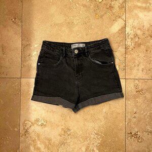 Women's rolled black shorts